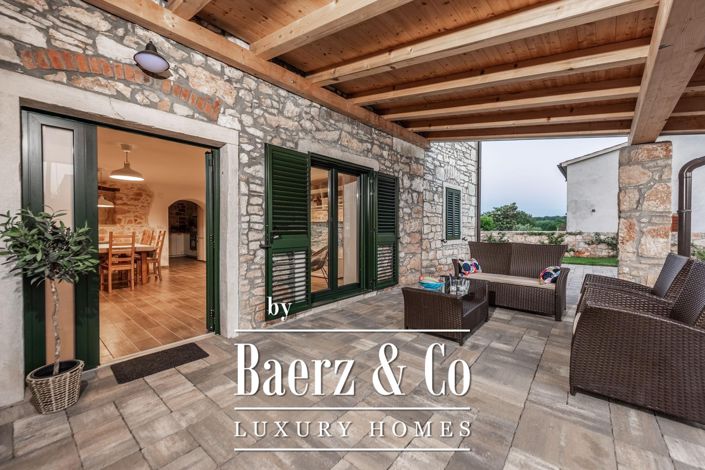 Image No.17-4 Bed Property for sale