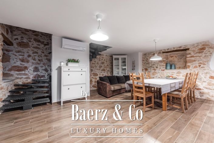 Image No.20-4 Bed Property for sale