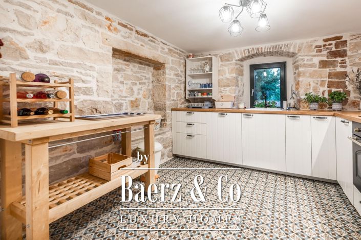 Image No.22-4 Bed Property for sale