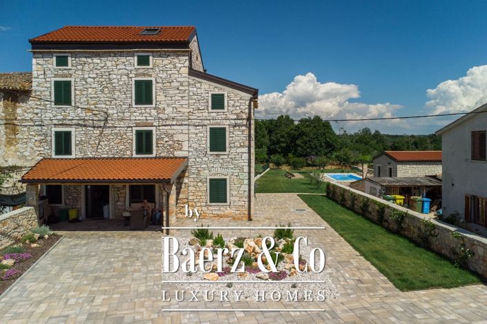 Image No.8-4 Bed Property for sale