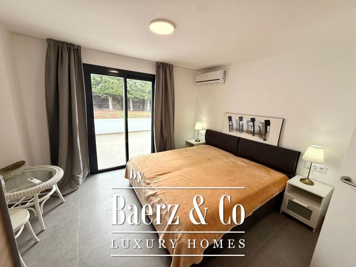 Image No.4-8 Bed Villa for sale