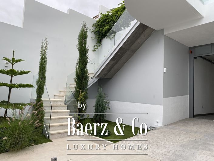 Image No.37-5 Bed Villa for sale