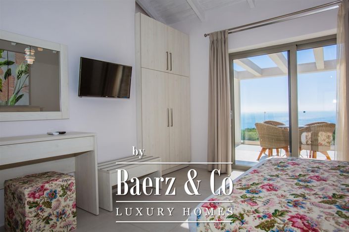 Image No.18-3 Bed Villa for sale
