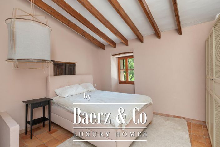 Image No.10-4 Bed Country House for sale