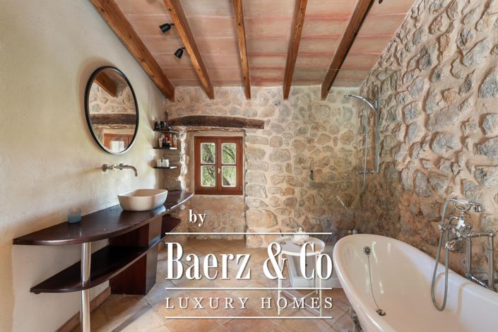 Image No.9-4 Bed Country House for sale