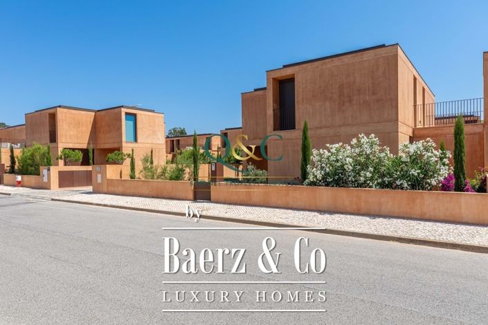 Image No.21-3 Bed Villa for sale