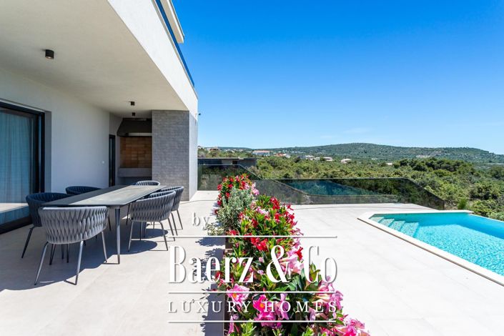 Image No.19-4 Bed Villa for sale