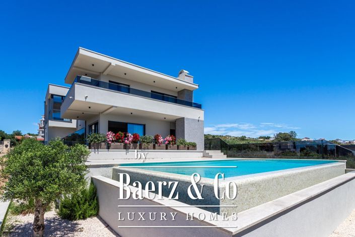 Image No.20-4 Bed Villa for sale