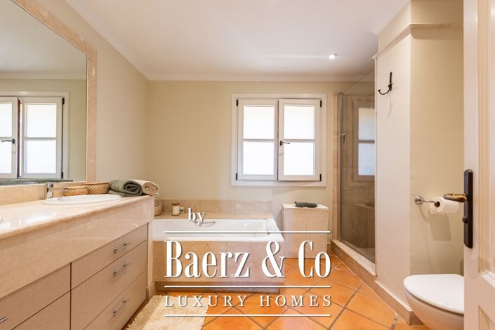 Image No.27-3 Bed Townhouse for sale