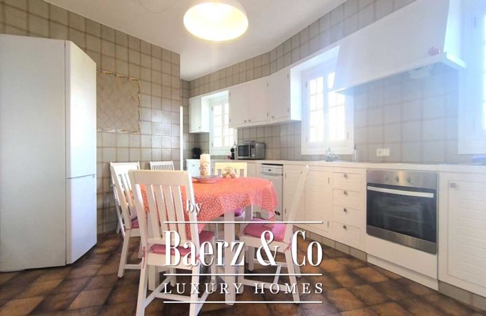 Image No.11-3 Bed Property for sale