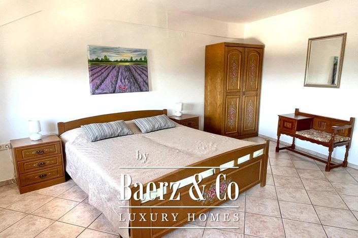 Image No.19-4 Bed Property for sale