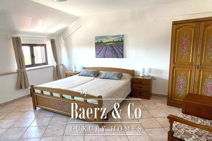 Image No.20-4 Bed Property for sale