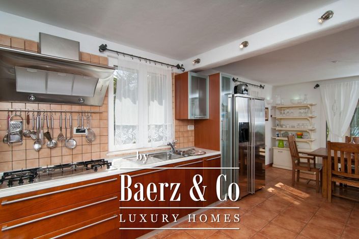 Image No.11-3 Bed Property for sale