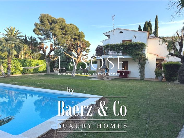 Image No.2-6 Bed Property for sale