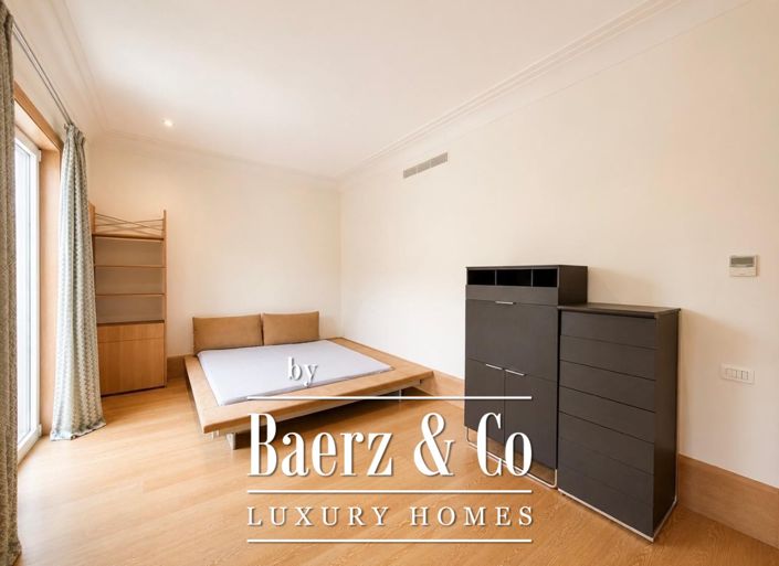 Image No.10-4 Bed Property for sale