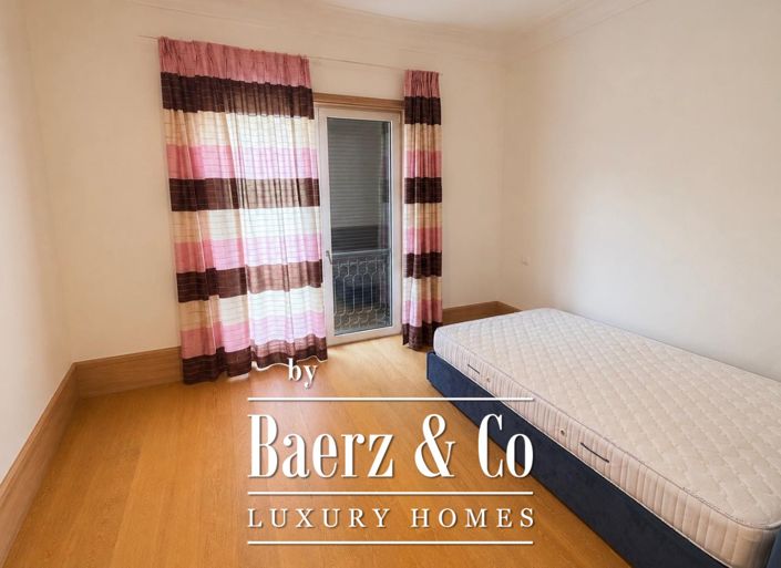 Image No.12-4 Bed Property for sale