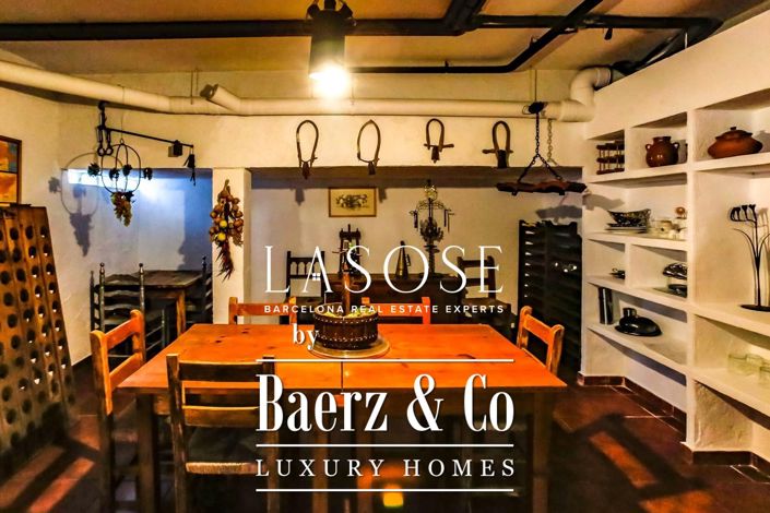 Image No.38-6 Bed Property for sale