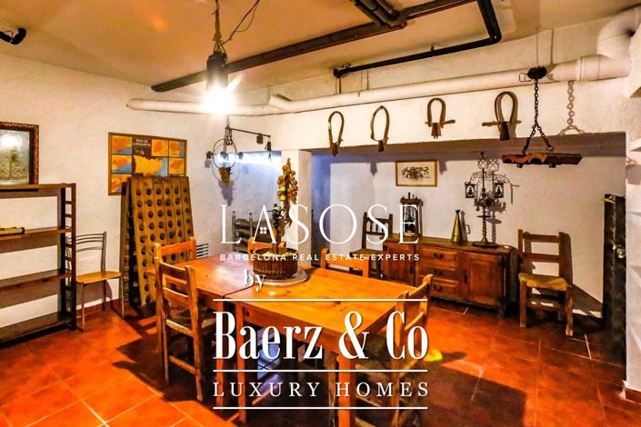 Image No.39-6 Bed Property for sale