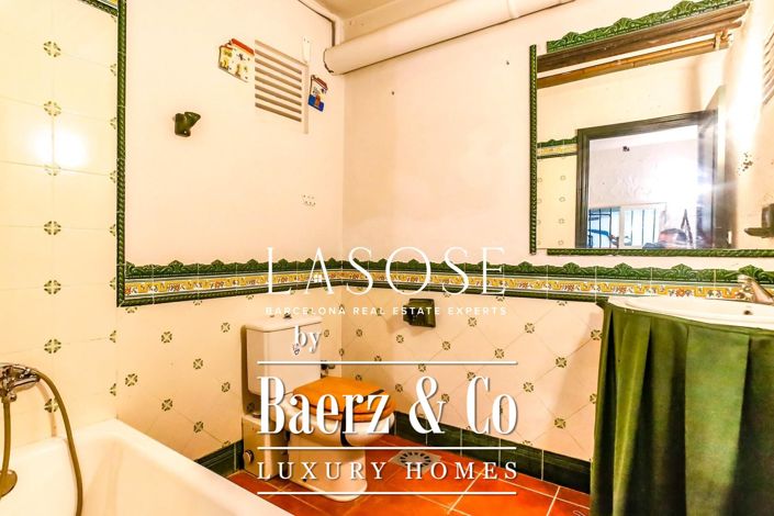 Image No.43-6 Bed Property for sale