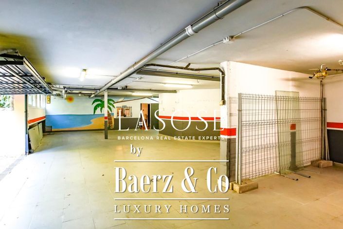 Image No.48-6 Bed Property for sale