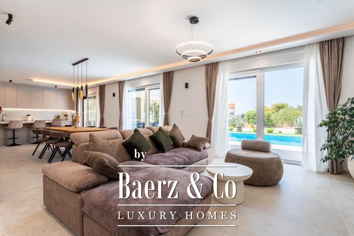 Image No.9-4 Bed Villa for sale