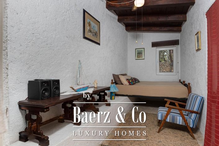 Image No.17-7 Bed Townhouse for sale