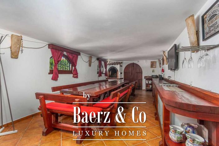 Image No.15-6 Bed Townhouse for sale