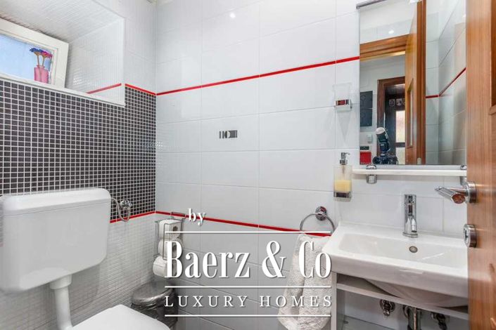 Image No.17-6 Bed Townhouse for sale