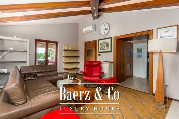 Image No.9-6 Bed Townhouse for sale