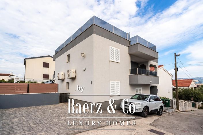 Image No.28-4 Bed Townhouse for sale