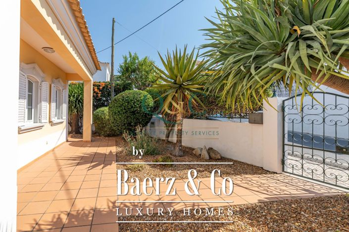 Image No.25-3 Bed Villa for sale