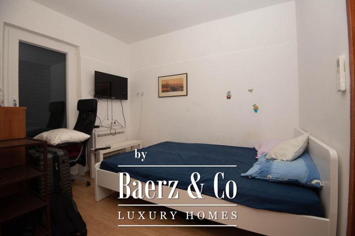Image No.20-9 Bed Townhouse for sale