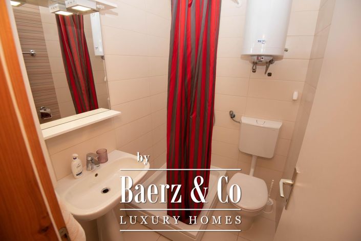 Image No.23-9 Bed Townhouse for sale