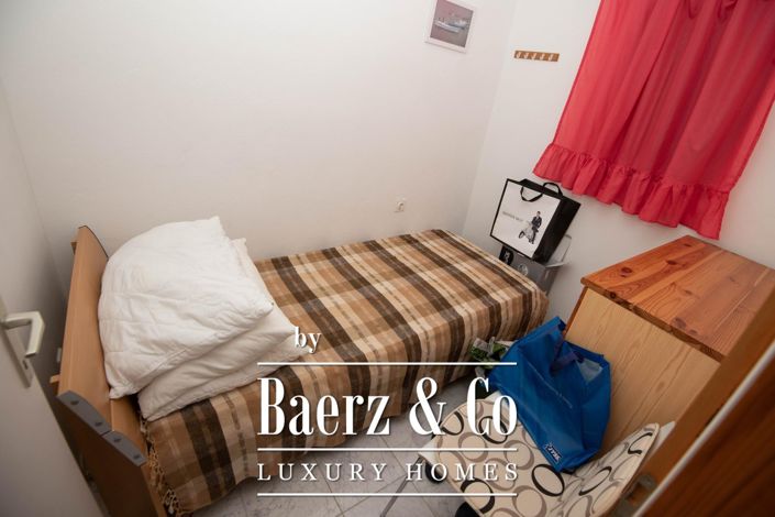 Image No.24-9 Bed Townhouse for sale