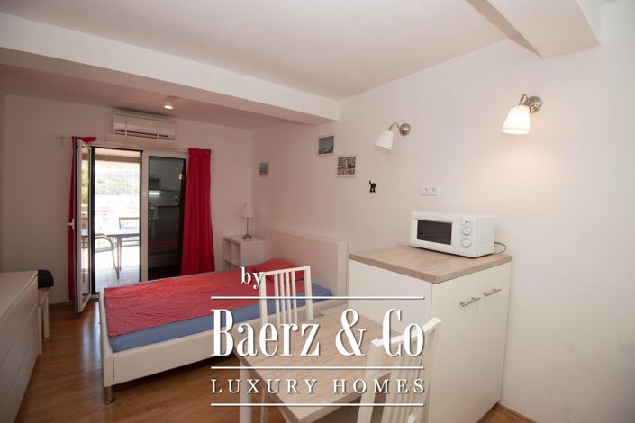 Image No.26-9 Bed Townhouse for sale