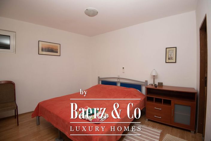 Image No.7-9 Bed Townhouse for sale