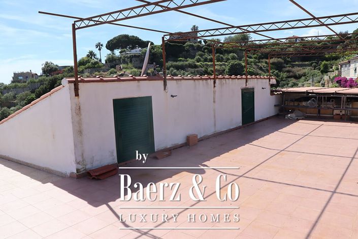 Image No.31-2 Bed Villa for sale