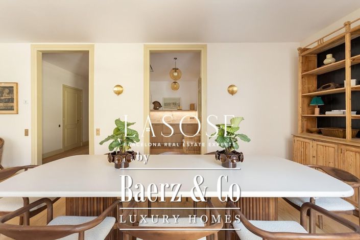 Image No.12-3 Bed Property for sale