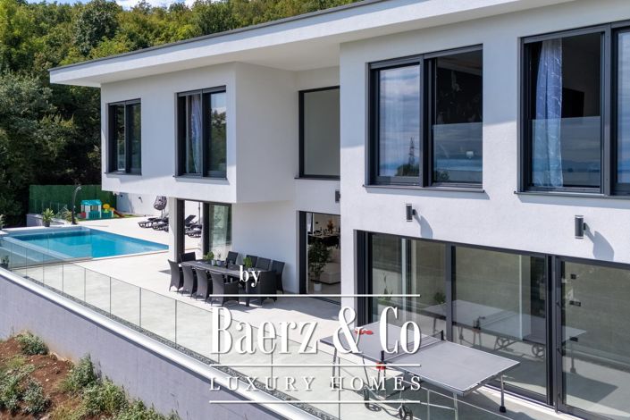 Image No.32-4 Bed Townhouse for sale
