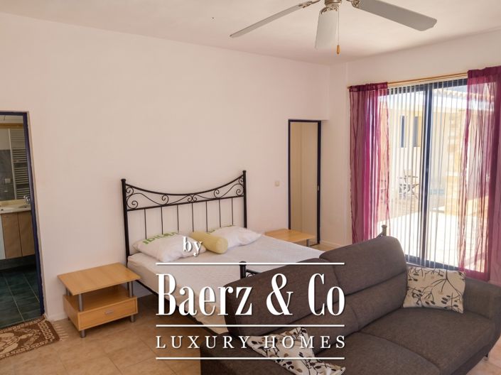 Image No.12-5 Bed Apartment for sale