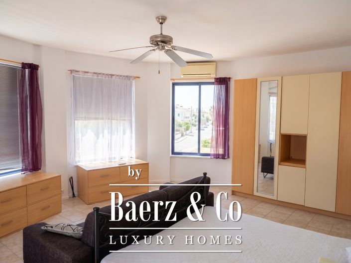 Image No.18-5 Bed Apartment for sale