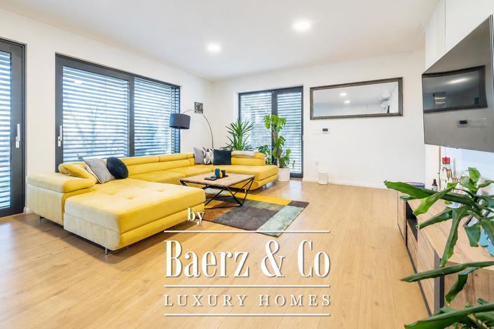 Image No.2-5 Bed Townhouse for sale