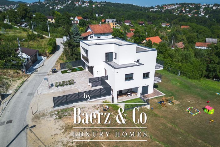 Image No.20-5 Bed Townhouse for sale