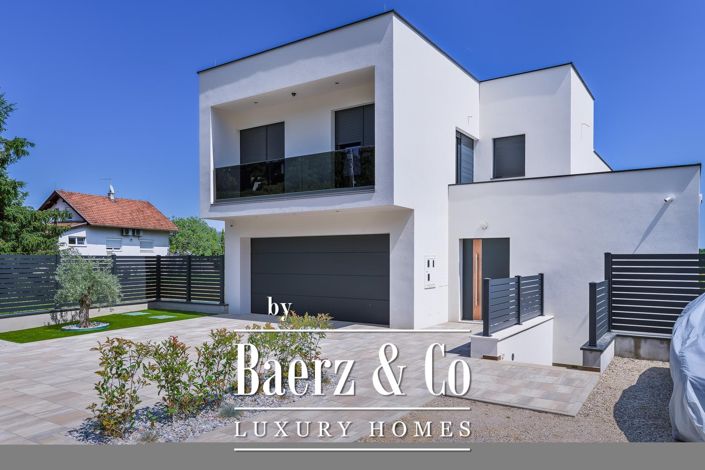 Image No.5-5 Bed Townhouse for sale