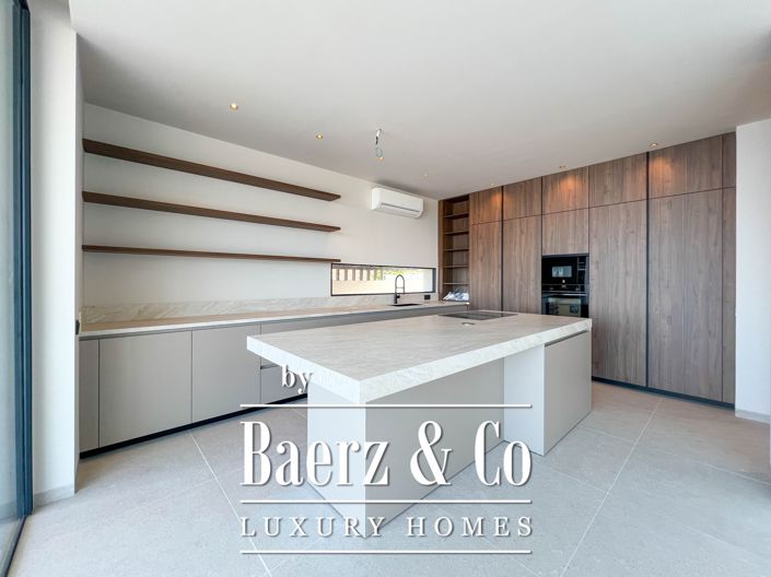 Image No.7-6 Bed Villa for sale