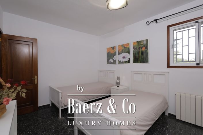 Image No.22-4 Bed Country House for sale