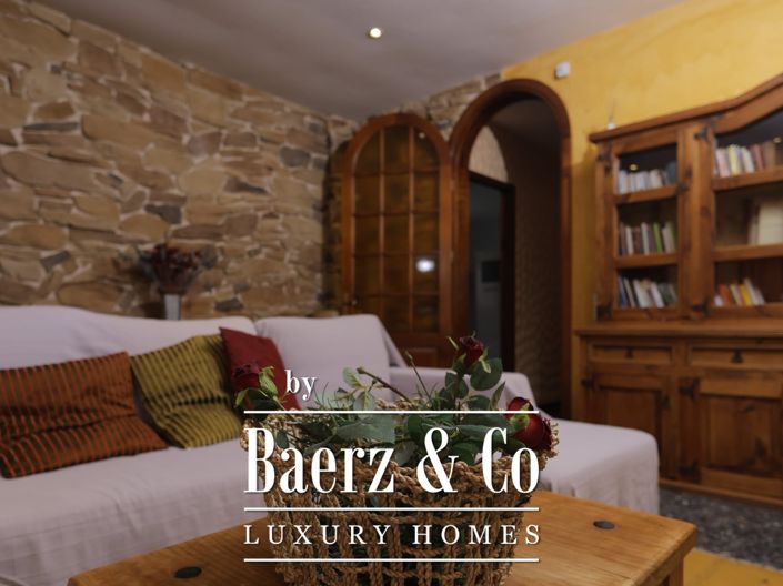 Image No.31-4 Bed Country House for sale