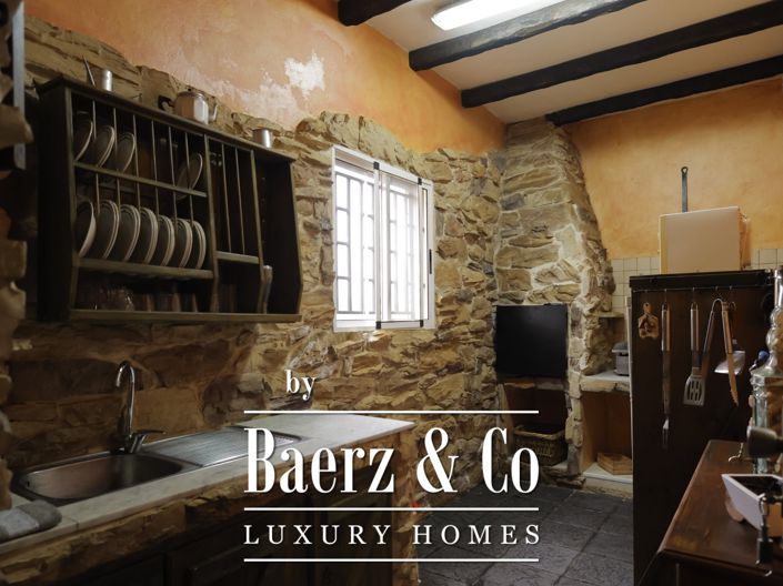Image No.33-4 Bed Country House for sale