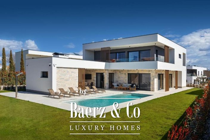 Image No.2-4 Bed Villa for sale