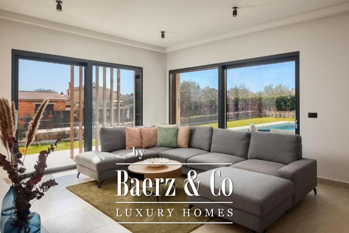Image No.3-4 Bed Villa for sale
